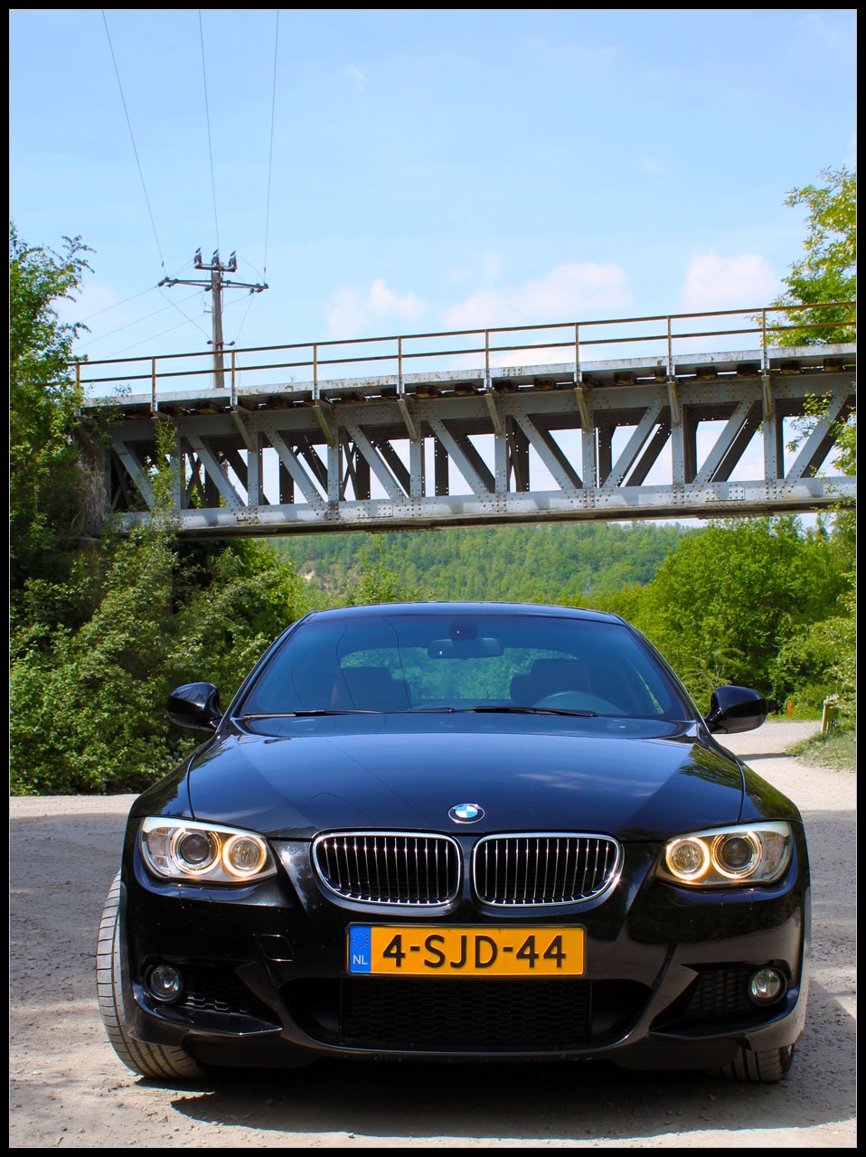 BMW_335i_xDrive5.jpg