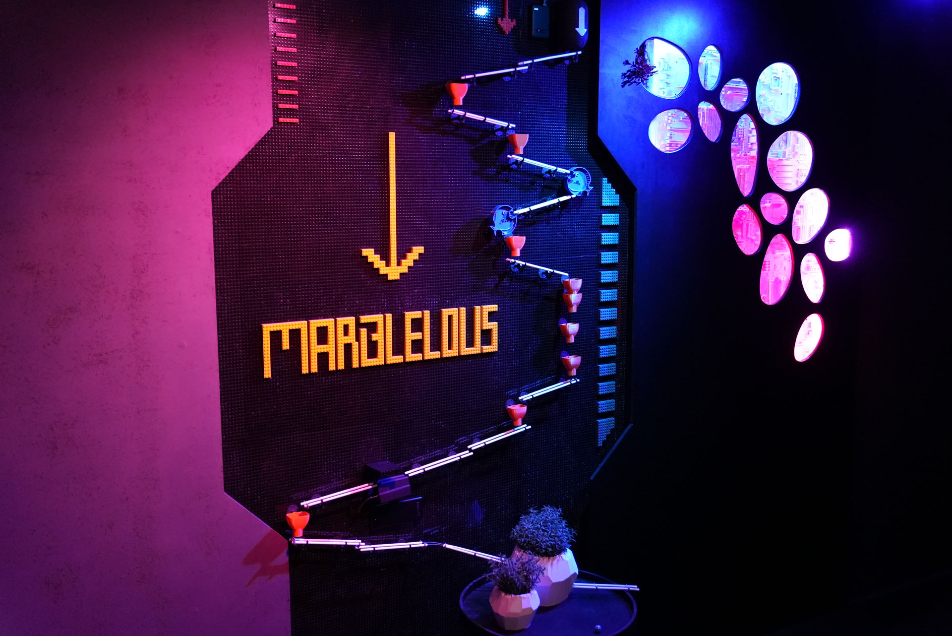 Marblelous_LEGO-wall2.jpg